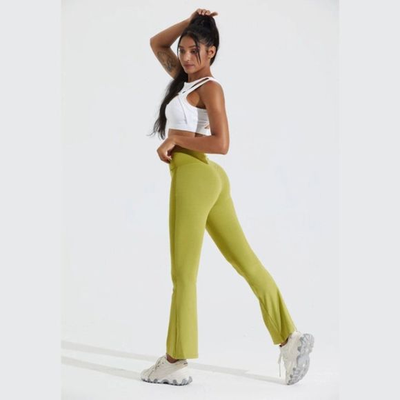 Crossover Flare Legging - Flare - Activity Legging - Crossover Waist - Work out - Picture 4 of 7